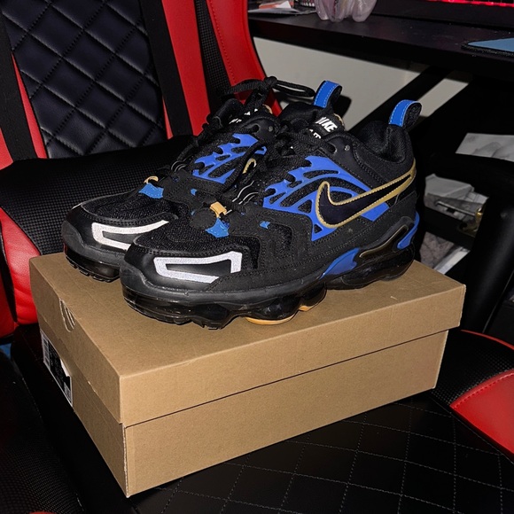 AIR VAPORMAX EVO ‘BLACK HYPER COBALT’ - SIZE 10 - WORN ONCE - Picture 1 of 6